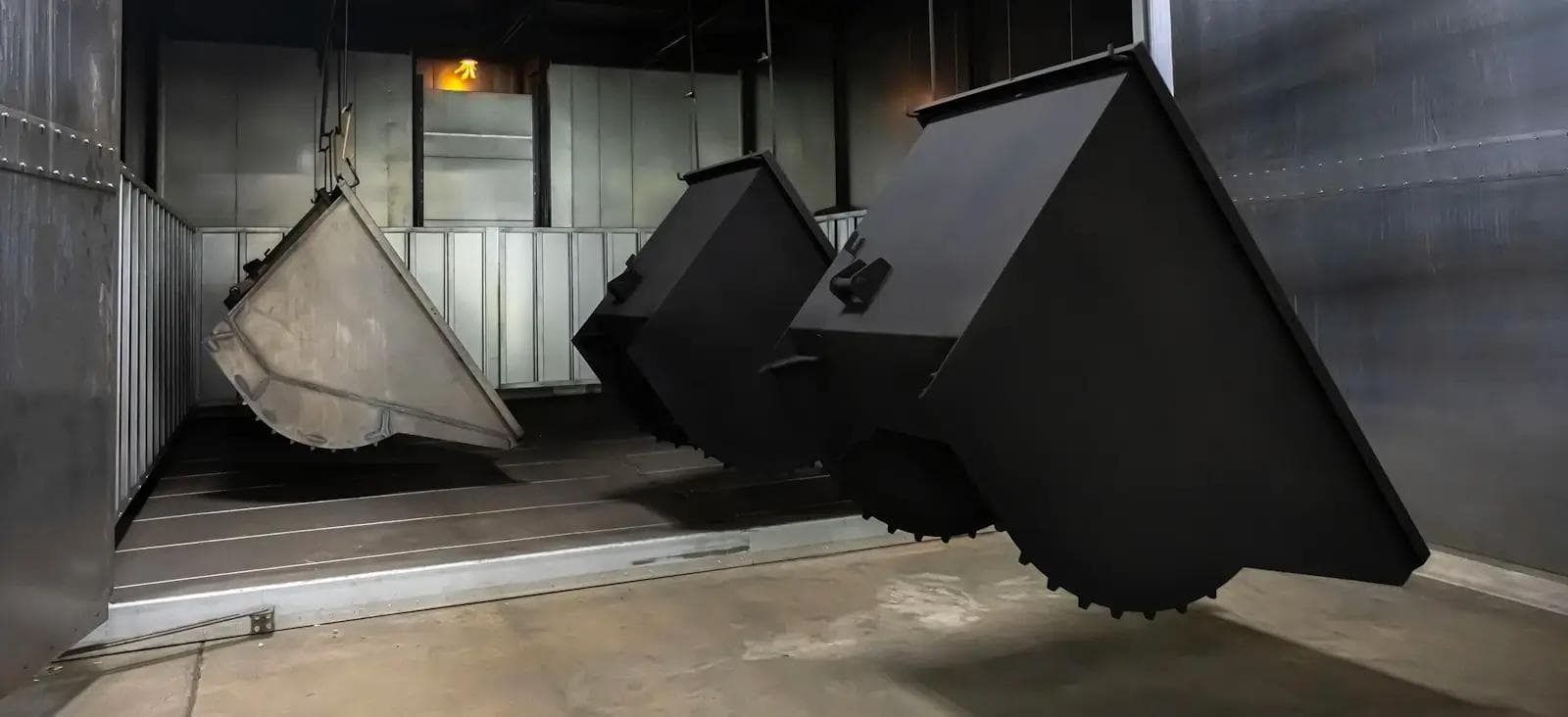 Premium Powder-Coated Finish for Industrial Hoppers