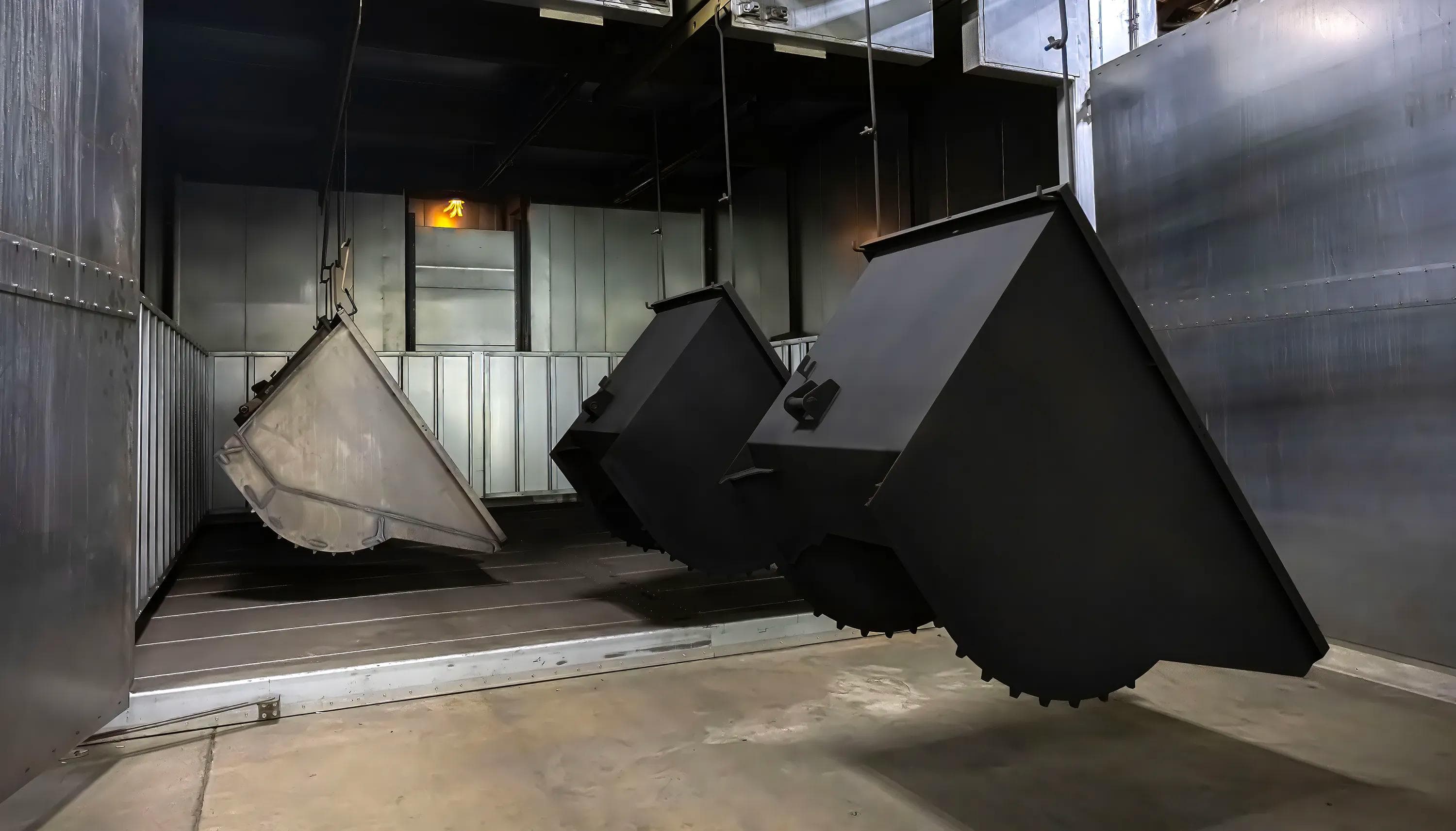 Premium Powder-Coated Finish for Industrial Hoppers